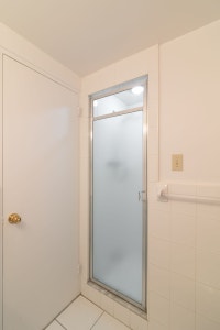 Akelius two bedroom apartment for rent. Located near Docteur Penfield in the Downtown - Guy Concordi... (image 8)