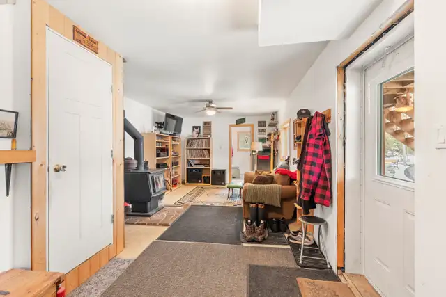 12.55 Acres in Grizzly Valley w Realtor® Tamara Cromarty in Houses for Sale in Whitehorse - Image 26