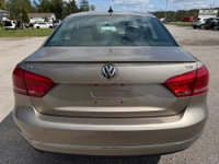 2015 VOLKSWAGEN PASSAT HIGHLINE PKG ONLY 177,088KM 1 OWNER FULLY LOADED NAVI BACK UP CAM HEATED LEAT... (image 4)