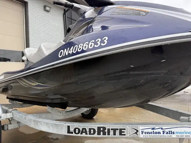 2013 Yamaha VX Cruiser | Only 100 Hours | in Personal Watercraft in Kawartha Lakes - Image 3