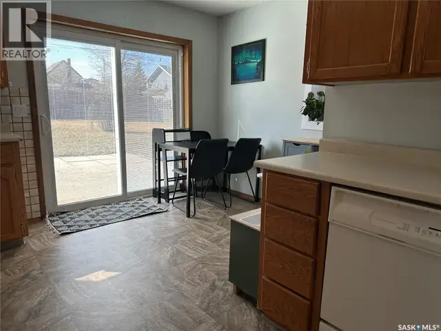 24 3rd AVENUE SE Weyburn, Saskatchewan in Houses for Sale in Regina - Image 9