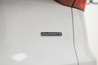 This Audi Q5 boasts a Intercooled Turbo Gas/Electric I-4 2.0 L/121 engine powering this Automatic tr... (image 7)