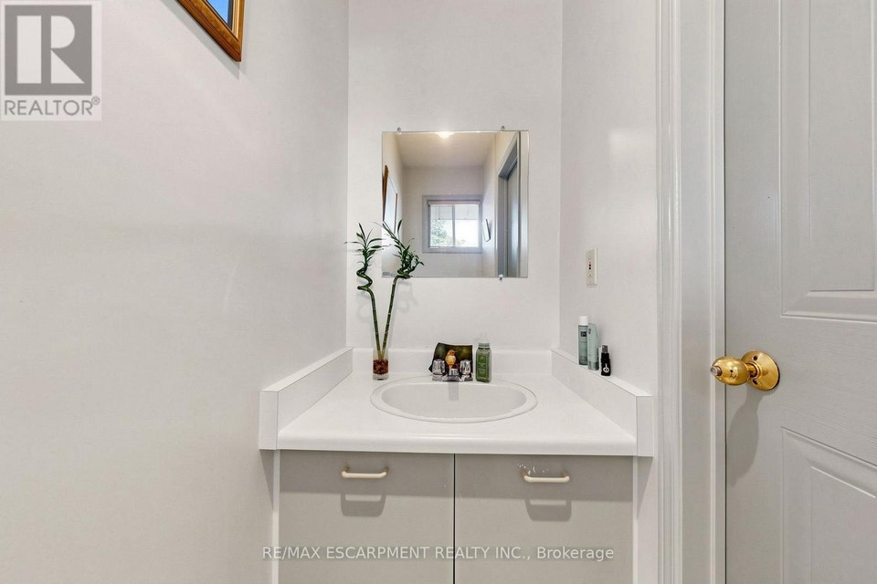 1380 Hazel Mccleary Drive Oakville (CV Clearview), Ontario, photo 14 of 40