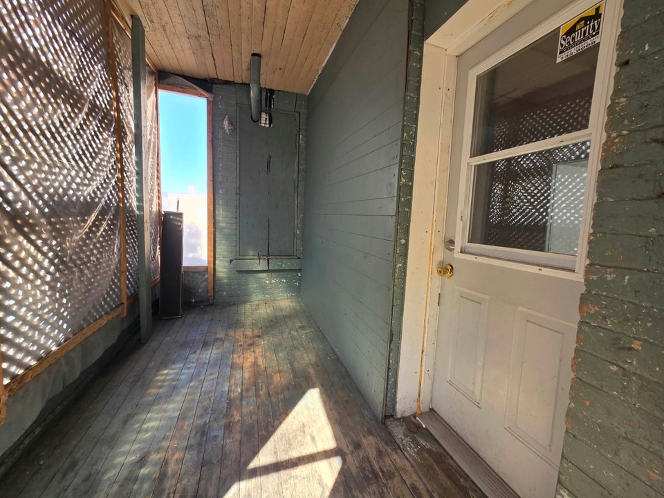 All Inclusive 1-Bed+Den Second Floor Apartment Downtown Pembroke 1