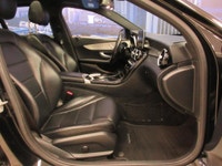 MERCEDES BENZ C300 2017 4MATIC AWD TOUT ÉQUIPÉ / TOIT OUVRANT ÉLECTRIQUE PANORAMIQUE / CAMÉRA DE REC... (image 9)