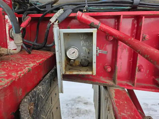 2012 PETERBILT 388 in Heavy Trucks in Saskatoon - Image 62