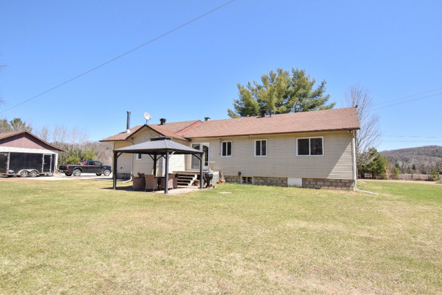 Maison à Saint-Émile-de-Suffolk in Houses for Sale in Laurentides - Image 2