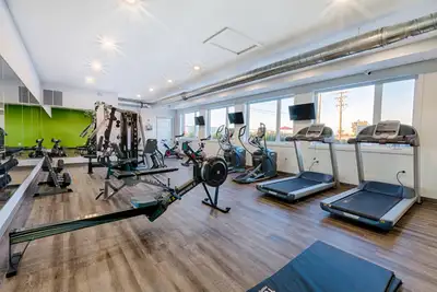 Condos à Louer 3 1/2 près du CENTROPOLIS et CARREFOUR LAVAL, View more