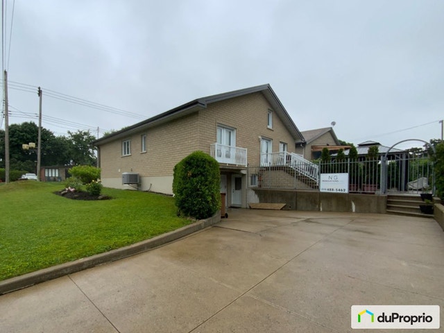 $1,325,000 - Bungalow for sale — photo 2