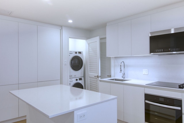 3555 Cote-des-Neiges Road — photo 2