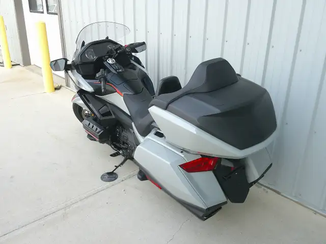 2021 Honda Goldwing  DCT Biweekly $178 OAC  in Street, Cruisers & Choppers in Edmonton - Image 7