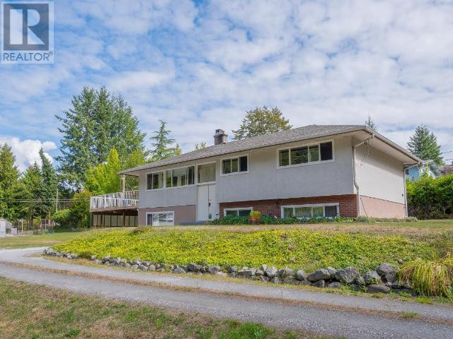 7151 BOSWELL STREET Powell River, British Columbia in Houses for Sale in Powell River District