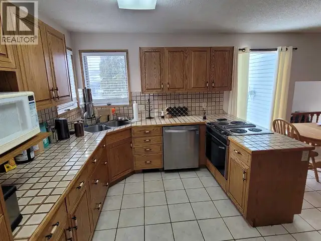 7110 99A Street Peace River, Alberta in Houses for Sale in Grande Prairie - Image 7