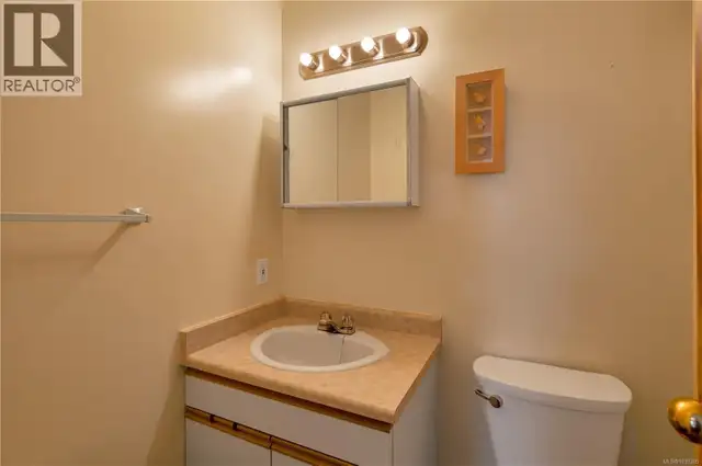755 Kit Cres Campbell River, British Columbia in Houses for Sale in Campbell River - Image 22