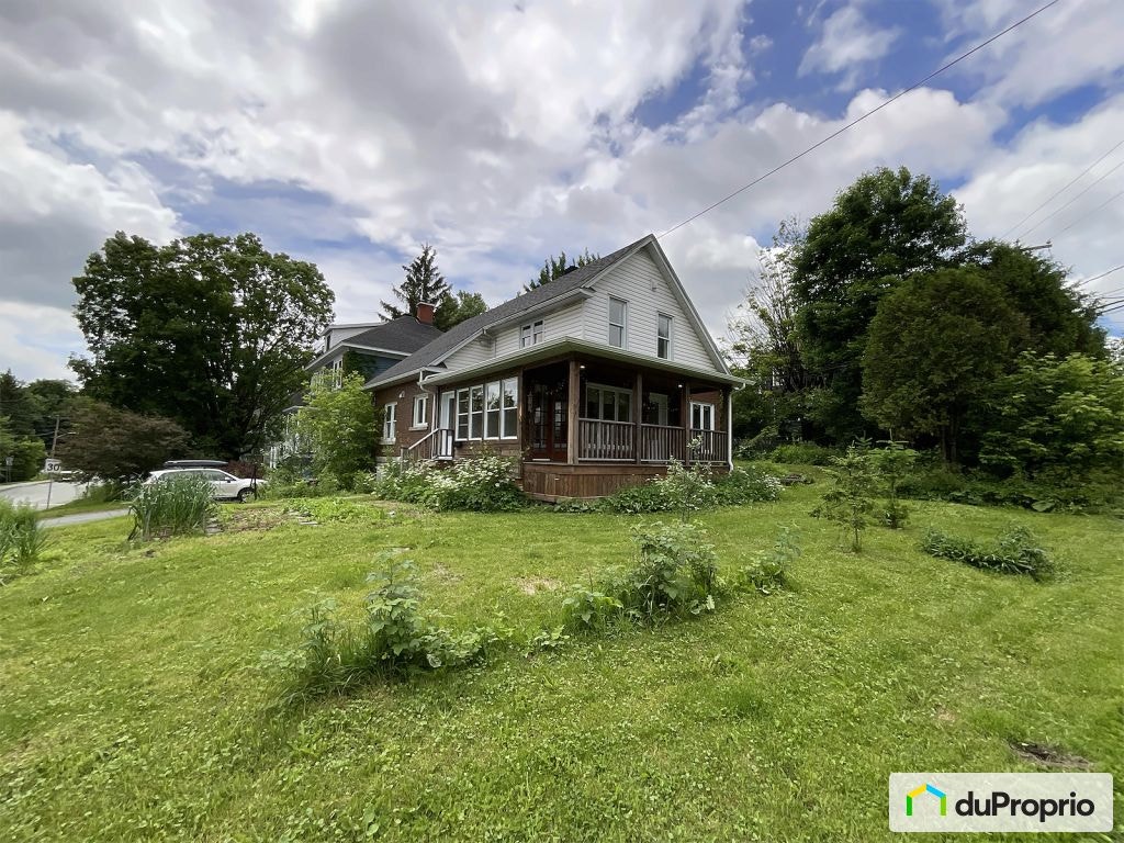$535,000 - 1 1/2 Storey for sale in Sherbrooke (Lennoxville) — photo 1