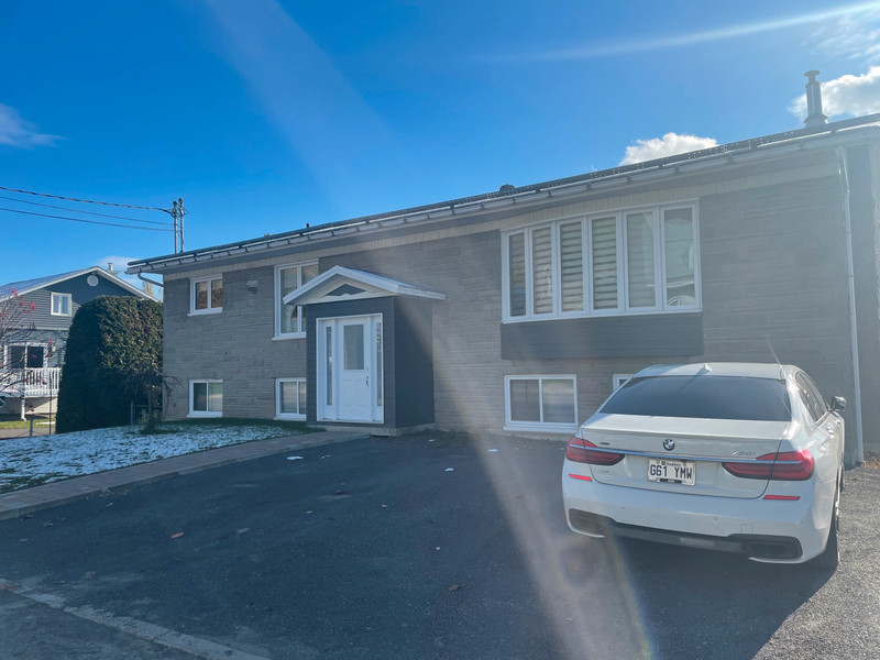 Superbe grand 4 1/2, SteAnnedeBeaupré Libre Rénové Locations