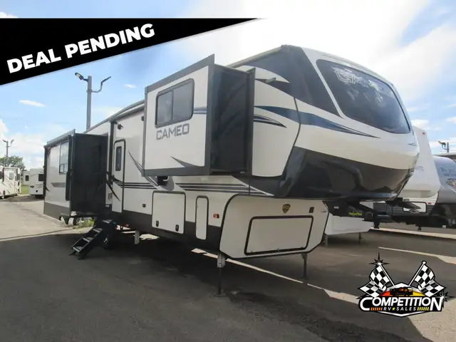 2020 Crossroads Cameo CE3801RK in Travel Trailers & Campers in St. Albert - Image 2