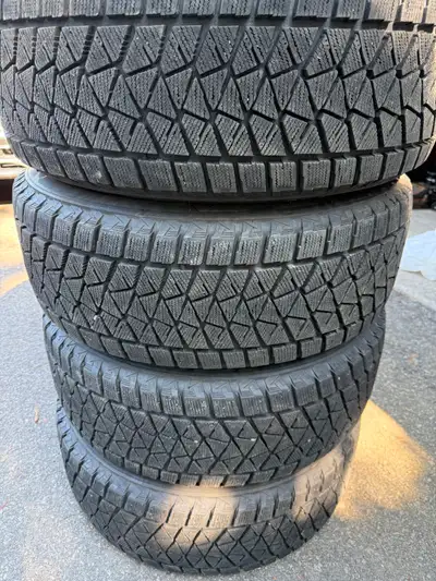 255/60r18 255/60/18 255-60-18 255 60 18 Bridgestone Blizzak DM-V2 Winter Tires Excellent condition N...