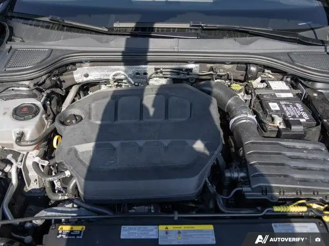 2023 Volkswagen Golf GTI Sunroof | One Owner | DSG in Cars & Trucks in Tricities/Pitt/Maple - Image 10