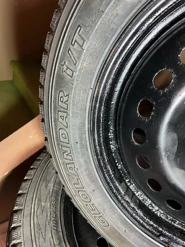 Jeep Cherokee 235-65-18 KIT D'HIVER POUR CHEROKEE, 9/32 USURE 20 in Cars & Trucks in St-Georges-de-Beauce - Image 4