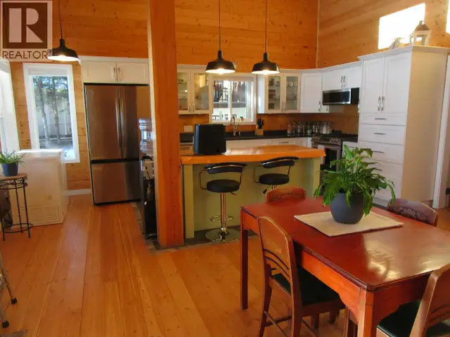 7634 BURGESS ROAD Deka Lake / Sulphurous / Hathaway Lakes, Briti in Houses for Sale in 100 Mile House - Image 22