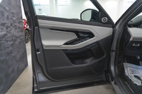 Land Rover Range Rover Evoque P250 R-Dynamic SE 2023: - Extérieur métallisé gris EIGER et intérieur... (image 9)