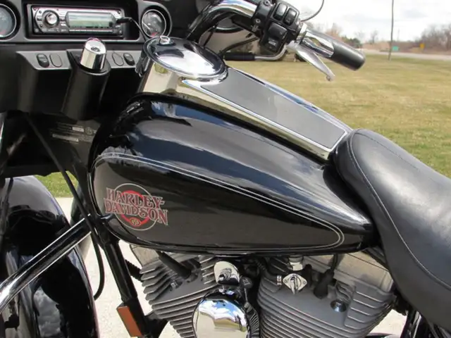 2004 Harley-Davidson FLHT - Electra Glide 61,000 KM New Cam Tens in Sport Touring in Leamington - Image 27