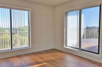 STUNNING 2 BEDROOM 2 BATHROOM PENTHOUSE APARTMENT FOR RENT IN SARNIA! SELECT APARTMENTS REVITALIZED... (image 7)