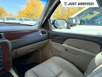 Leather Seats, Climate Control, Steering Wheel Audio Controls, Bose Speaker System, Rear Vision Came... (image 6)