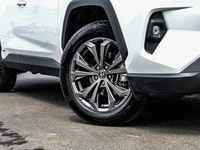 Power Sunroof | Heated Leather Bucket Seats | Heated Steering Wheel | Power Release Liftgate | Dynam... (image 5)