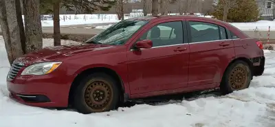 2012 Chrysler 200. INSPECTION WAS UP IN AUG.'25. 159,000km. Im the 2nd owner. Issues known: Mvi expi...
