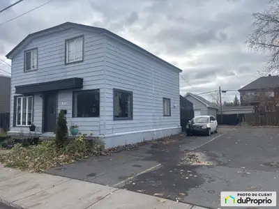À Longueuil, un 4plex au prix d'un duplex avec garage de 12 x 16 pieds, près de tout. Duplex avec re...
