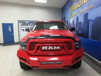 RAM 1500 2018 V8 5.7 LITRES HEMI 4X4 QUAD-CAB AVEC UN TRÈS BEAU LOOK AVEC SEULEMENT 60500 KM CERTIFI... (image 3)