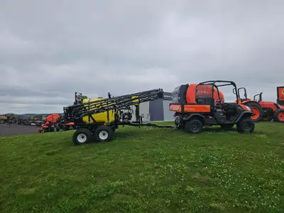 NEW UNIT, 2in. fill, Raven controller, 200 gal, clean water, tandem axle with adjustable width New/U...