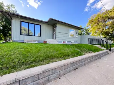 Furnished 2 Bedroom Main Floor for Rent near U of S 1431 11th Street East This suite includes everyt...