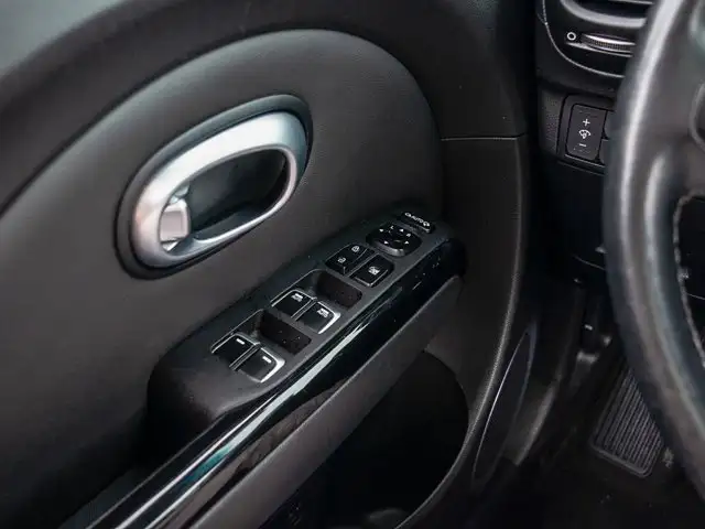 2019 Kia Soul EX PREM | Leather | Panoramic Sunroof in Cars & Trucks in London - Image 21