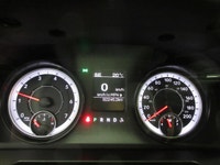 RAM 1500 2021 CLASSIC EXPRESS ÉDITION V-6 3.6 LITRES PENTASTAR CREW-CAB BOITE 5.7 PIEDS 4X4 / CAMÉRA... (image 7)