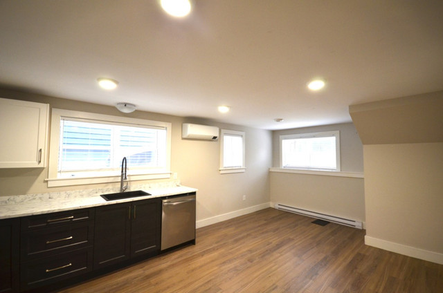 24-008 Nicely renovated 2 bed close to downtown! in Long Term Rentals in City of Halifax - Image 4