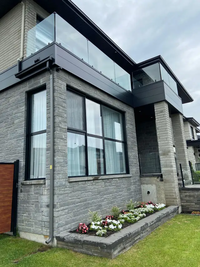 Tempered Glass Panels Standard Sizes for Glass Railing System in Other in Muskoka - Image 8