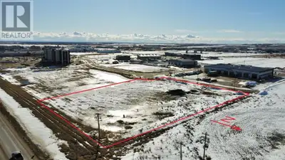 Prime Commercial Development Opportunity – 2.82 Acres with Highway FrontageThis 2.82-acre parcel of...