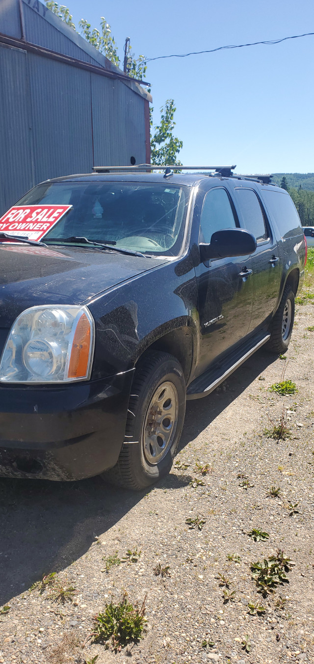 GMC Yukon 4wd 2014 for sale in Cars & Trucks in Prince George