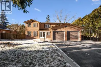 Welcome to this gorgeous lakeshore home in the highly sought-after Shoreacres neighbourhood, located...