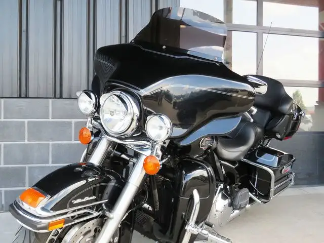 2009 Harley-Davidson FLHTCU Ultra Classic Electra Glide in Sport Touring in Cambridge - Image 9