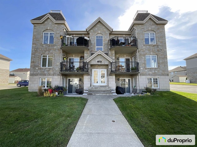 $363,900 - Condominium for sale in St-Eustache — photo 1
