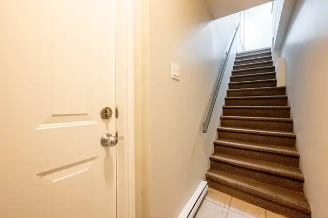 Downtown Halifax Renovated 4 Bedroom Apartment For Rent