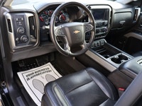 SAFETY INLCUDED ONE OWNER LOCAL ONATRIO CAR 18 SERVICE RECORDS Very Clean Chevrolet Silverado 1500 L... (image 7)