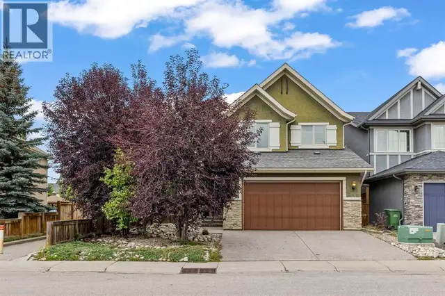 111 CRANARCH Circle SE Calgary, Alberta