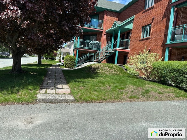 $319,000 - Condominium for sale in Sherbrooke (Jacques-Cartier) — photo 1