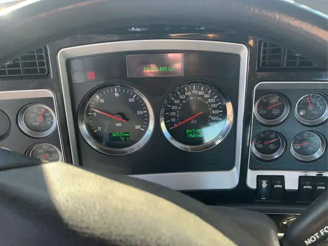 2016 Kenworth T800 in Heavy Trucks in Calgary - Image 14