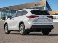 This 2025 Toyota Highlander is thoughtfully designed to make you get the most out of your day. This... (image 4)
